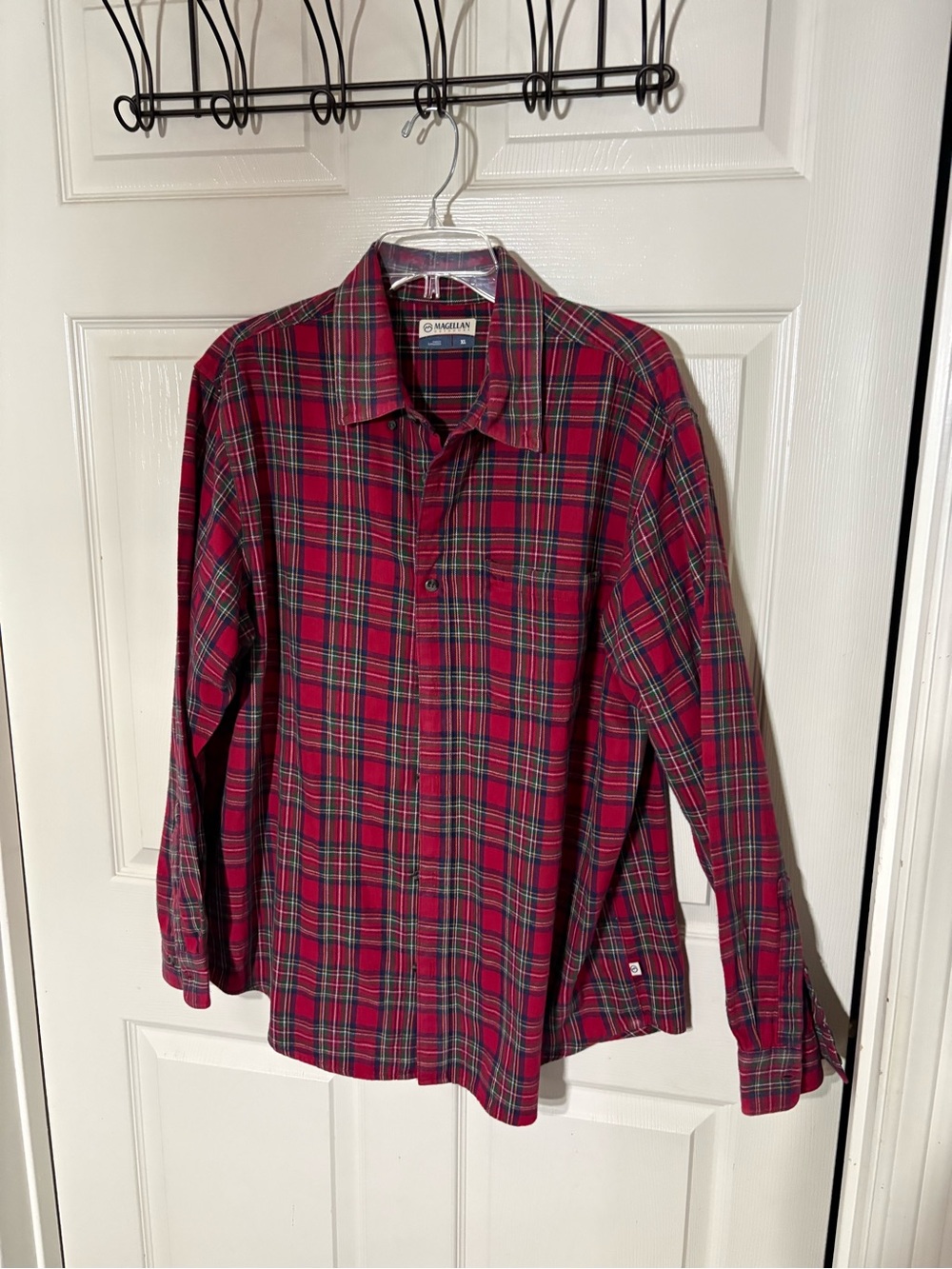 Magellan Outdoors Men's Red Plaid long sleeve Button-Up Shirt